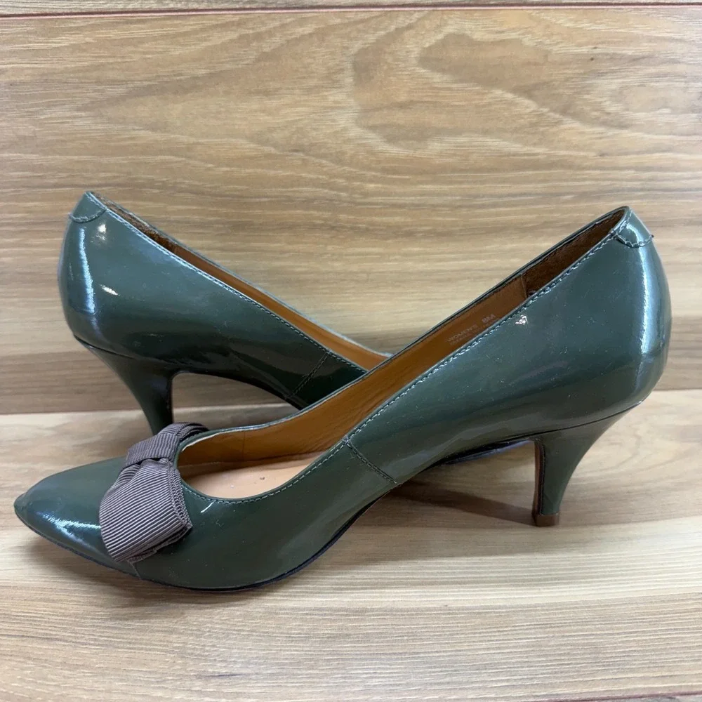 LL‎ BEAN Bow Pumps Womens 8 M Green Patent Leather Bow